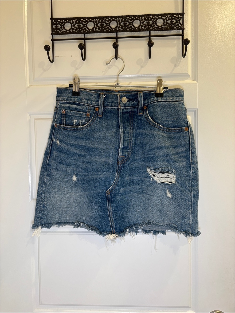 Levi’s Premium Distressed Raw Hem Denim Mini Skirt Size 28